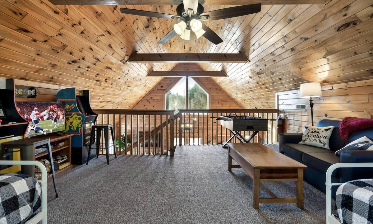 Sevierville Cabin | #1 Cabin |Hot tub|Arcades|Buc-ees|Dollywood |GSMNP