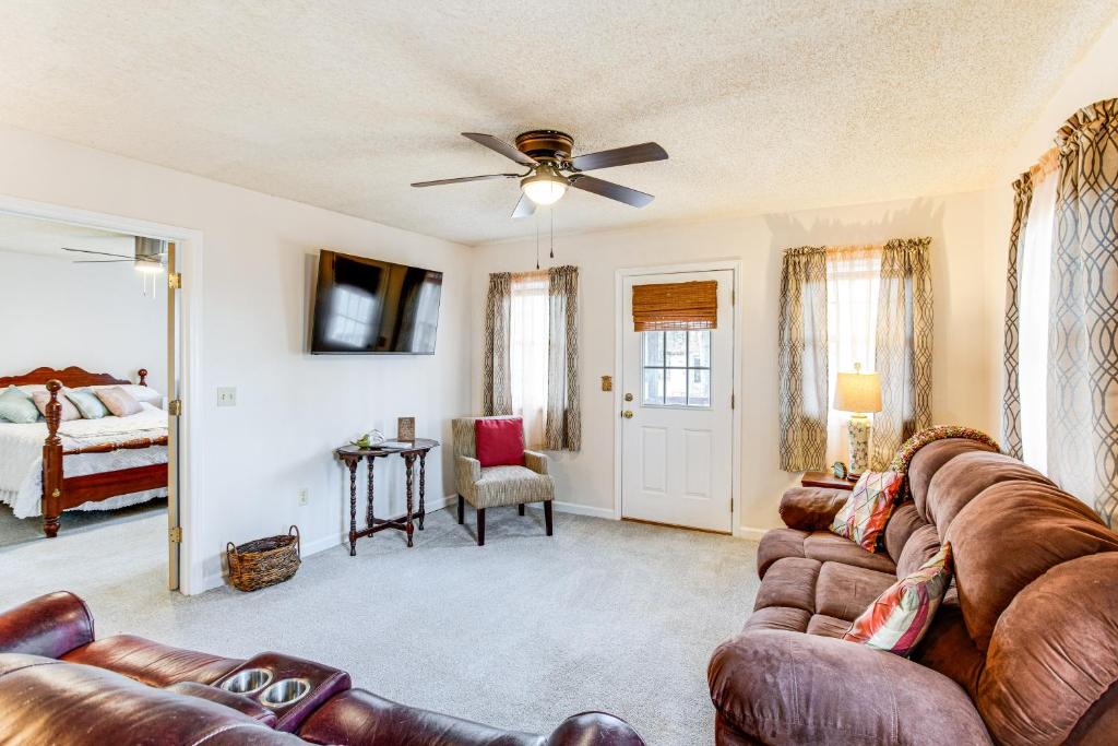 Hollands Landing House | 1 Mi to Lake Murray! Pet-Friendly Extended Getaway