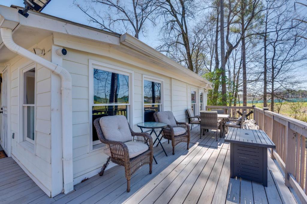 Conley House | 11 Mi to Mercedes-Benz Stadium: Home w/Yard!