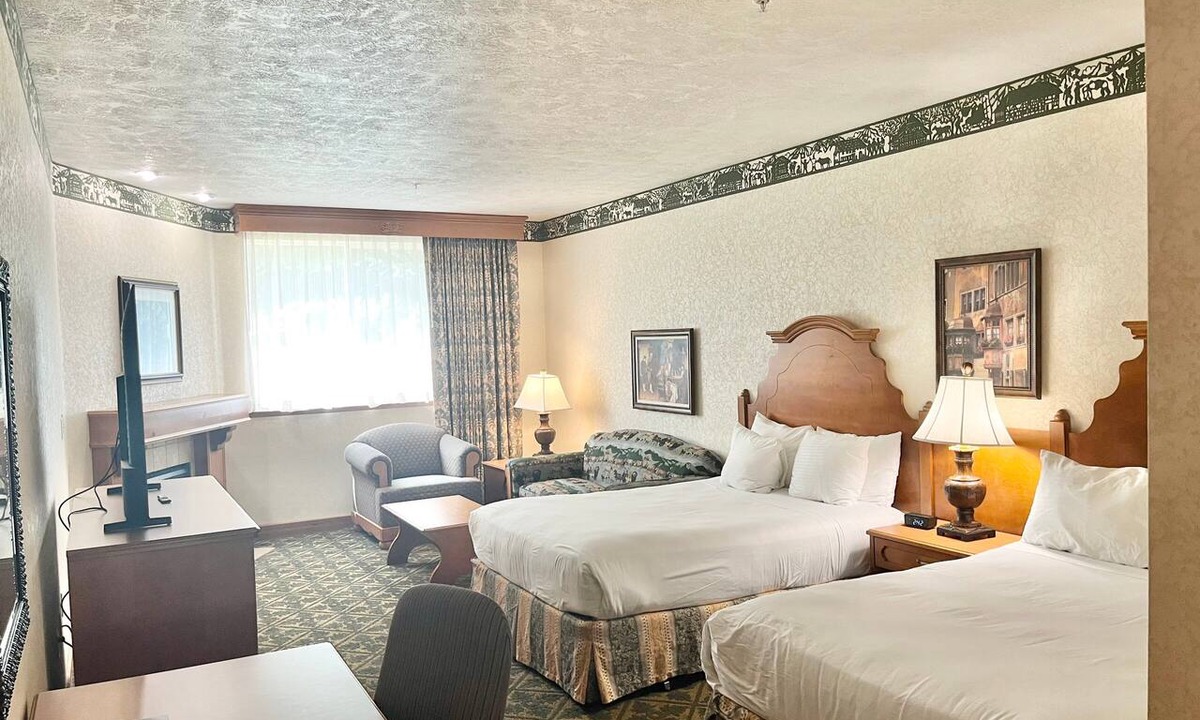 Zermatt Condo | 123 | 2Q Suite in Midway Near Park City + Pool