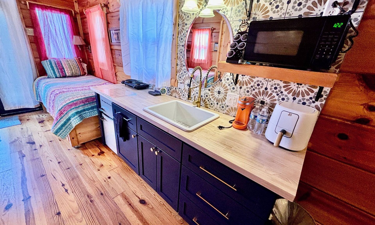 Sevierville House | #13 Esmeralda - *New Kitchen* Gypsy Cottage