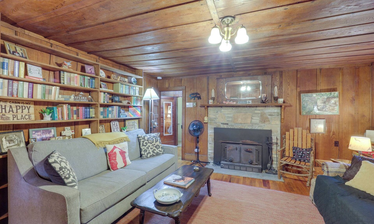 Linville Falls Cottage | 17 Mi to Sugar Mountain: ‘Tensie’s Cottage’