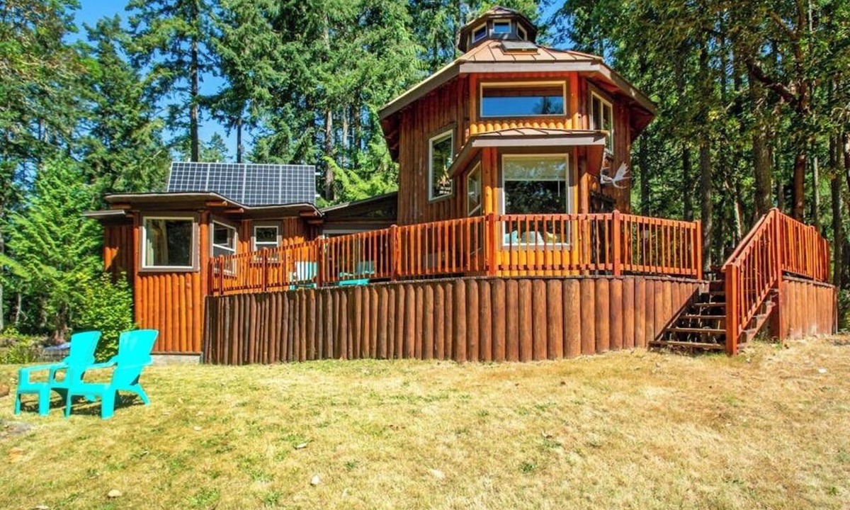 Sequim Cabin | 1BR Dog Friendly | WoodStove | Deck | Firepit