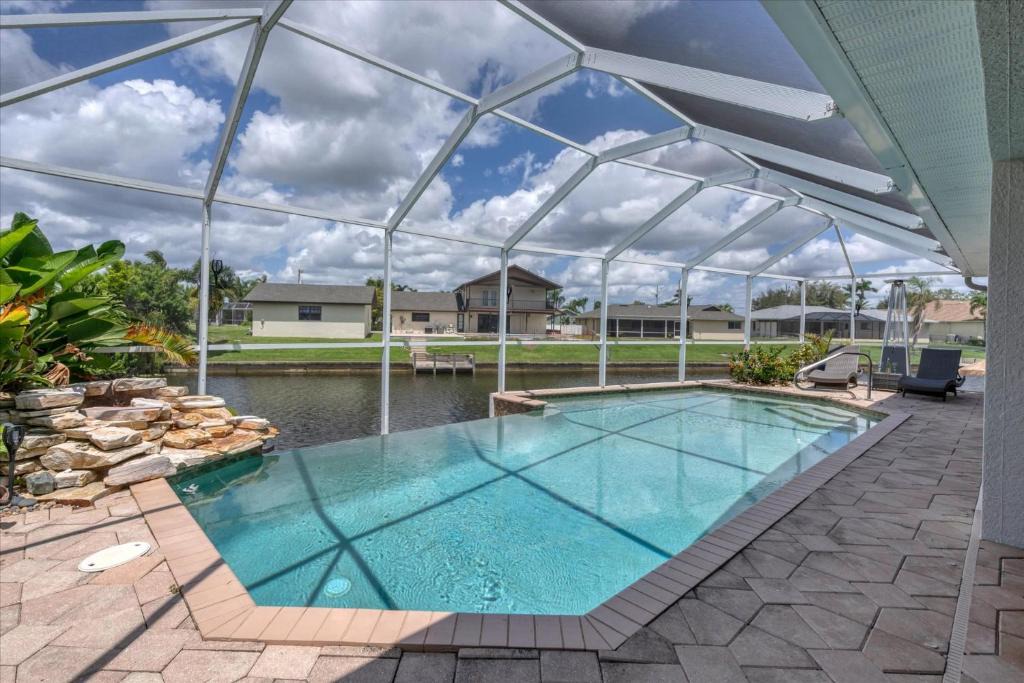 Fort Myers House | 2101 SE 2nd Terr