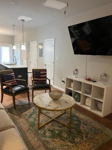 Valdosta Apartment | 2BR Home Near VSU & Moody AFB Sleeps 6 Guests