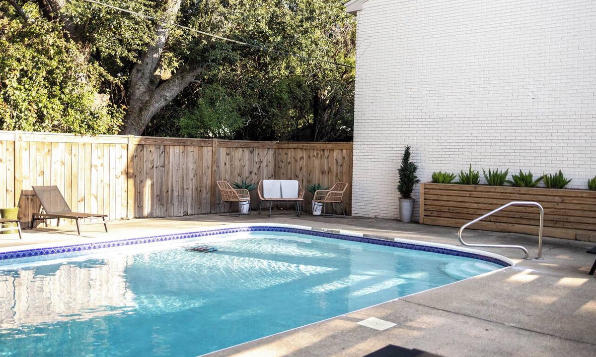 Biloxi Condo | 2BR w/POOL in the PERFECT location near Beach and Downtown! Porter #10