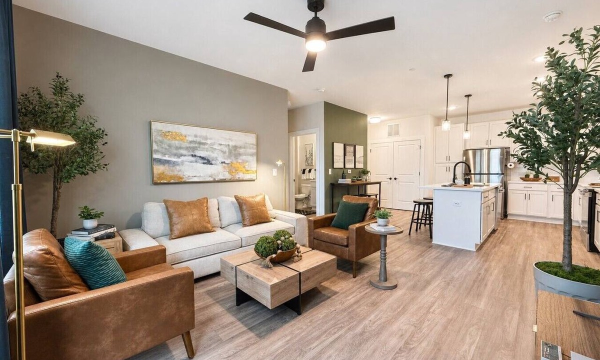Mooresville Apartment | 2xKing Beds, Pool View, Gym, and More.
