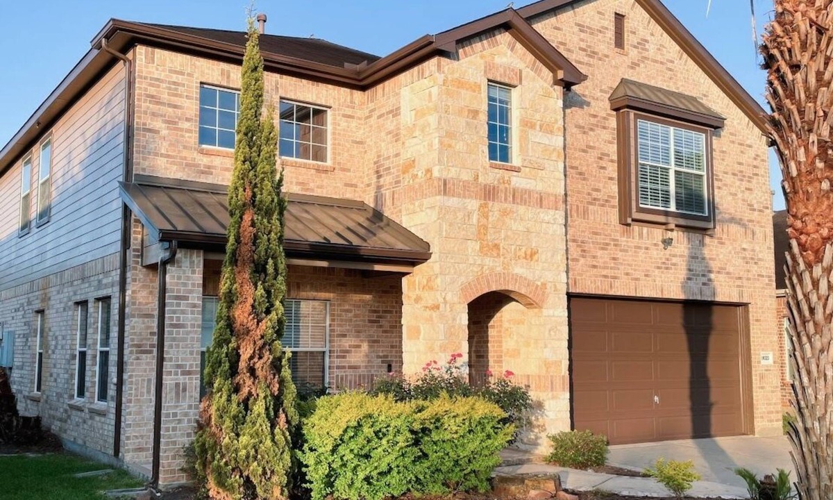 Katy House | 3-Bdrm, 2.5-Bth WaterFront View Home