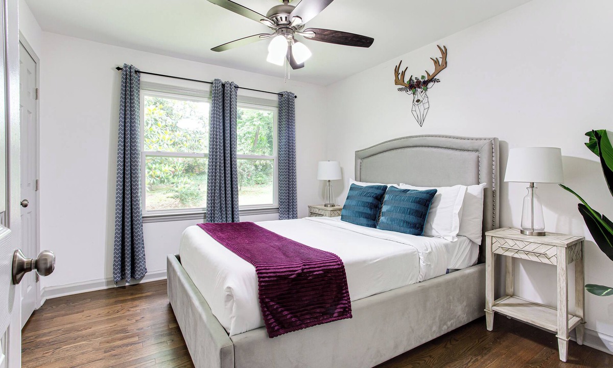 Atlanta House | 3-bedroom bungalow 10 minutes from Midtown Atlanta