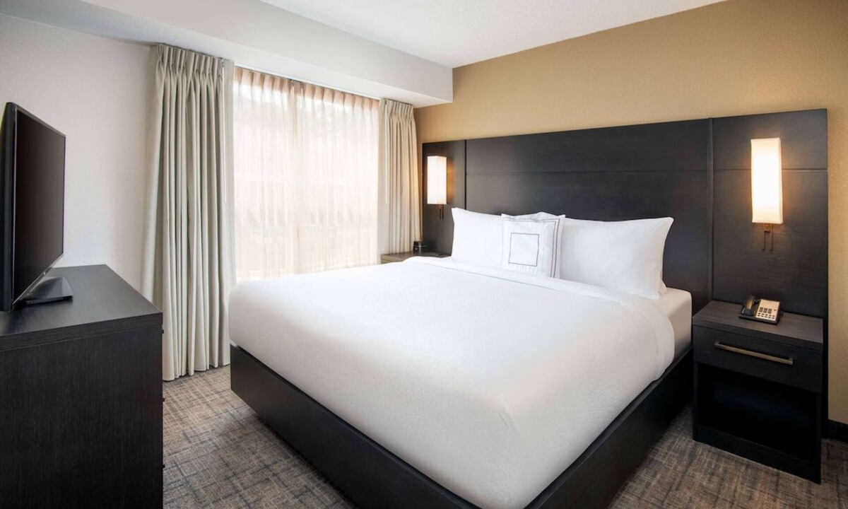 Town Center Hotel | 3 Spacious 2BR Suites w/Kitchens, Pool, Gym & Free Breakfast! Pets Welcome!