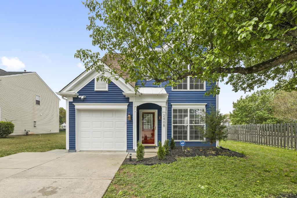 Charlotte Apartment | 3BR Family Retreat with Modern Comforts