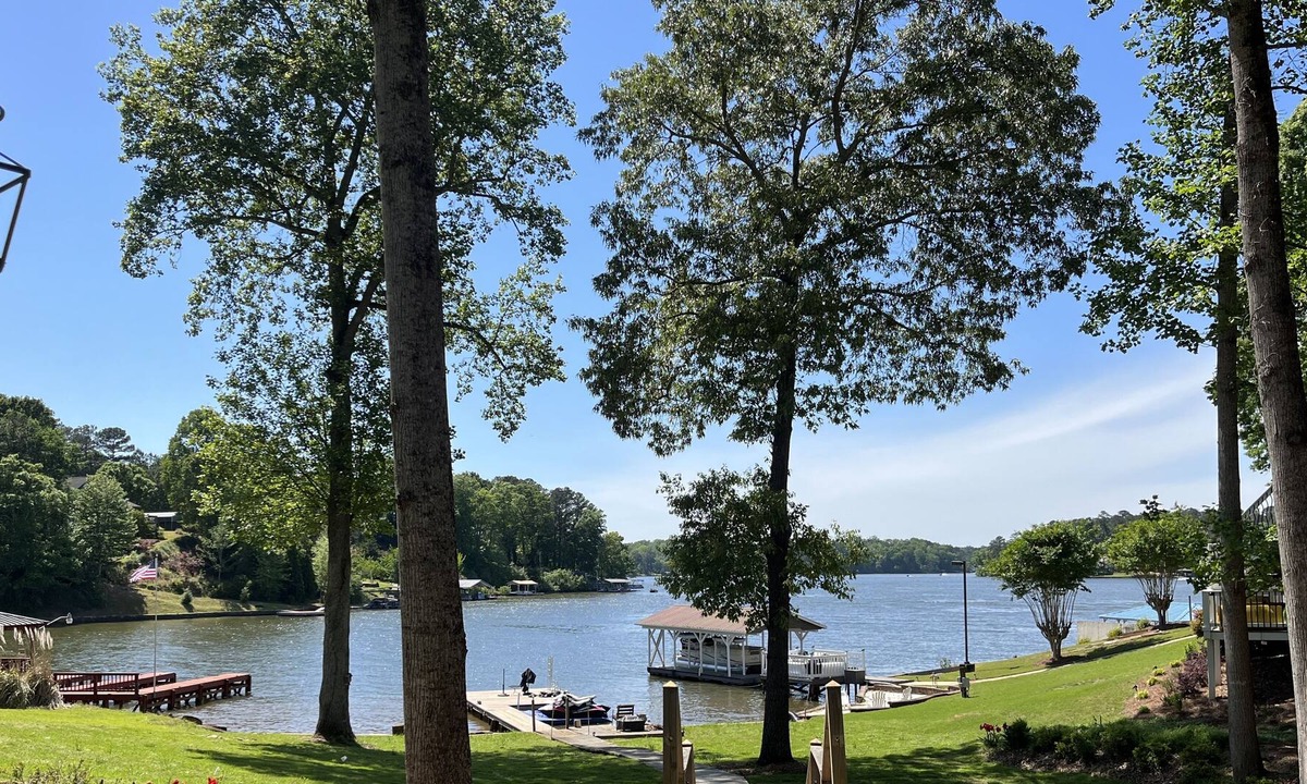 Monticello House | 4 Bedroom Lake Home with Amazing View and Hot Tub Access