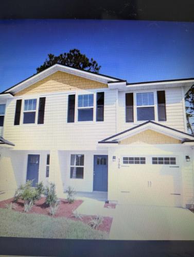 Atlantic Highlands House | 4 Bedroom Townhome in Beautiful Jacksonville, FL