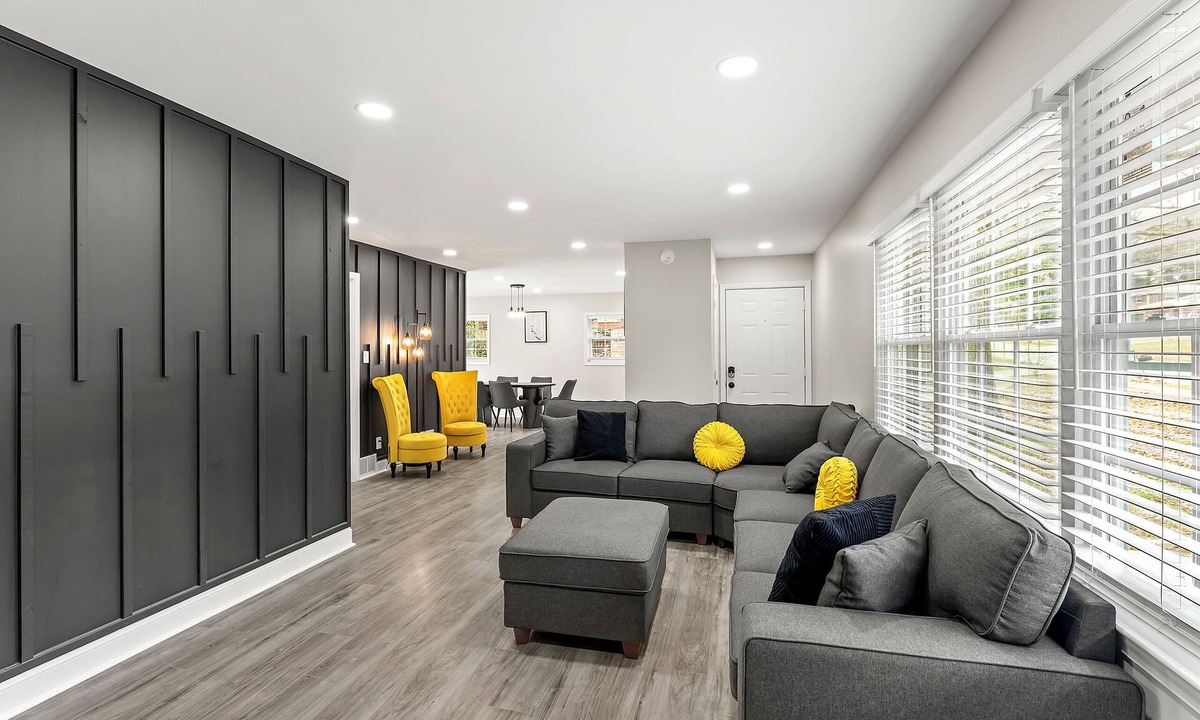 Atlanta House | 5BR Vacation Home with High-Speed Internet & Private Gym Near Atlanta Airport