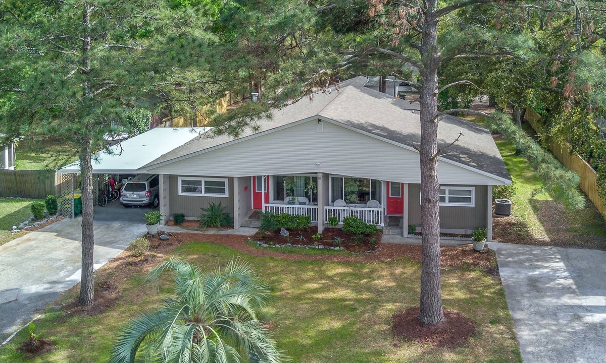 Jekyll Island Cottage | A Beach, Golf, Tennis and Fun for the whole family Sandy Toes & Salty Kisses A