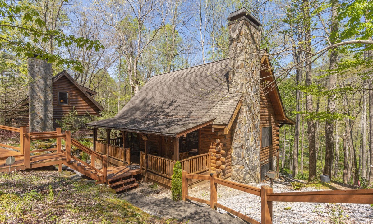Maggie Valley Cabin | A Little Piece of Heaven in Maggie Valley w/Hot tub/Fire Pits/Bumper Pool