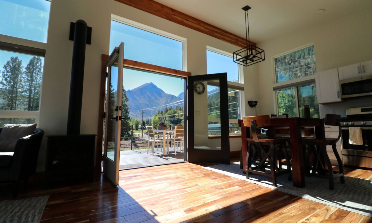 Leavenworth House | Addy Acres - Deluxe Mountain View Retreat, with Hot Tub, Fireplace, Trail Access