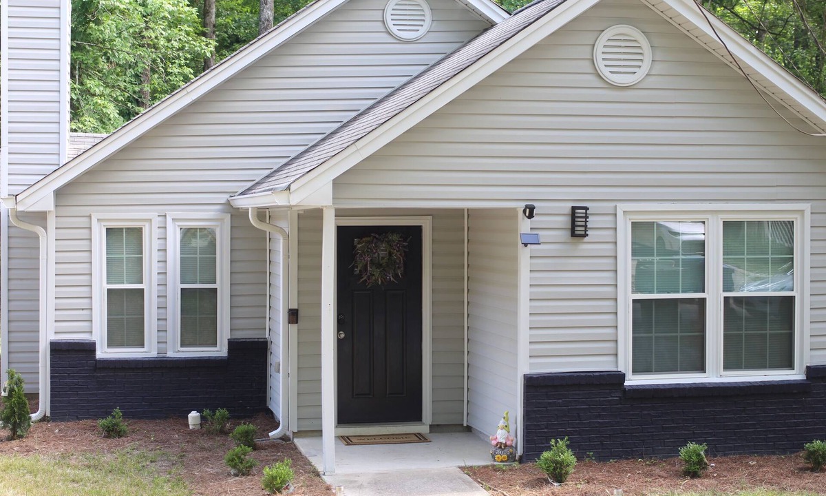 Church Street House | Adorable 3-bedroom house with AC in Atlanta Less than 20 mins from the Stadium!