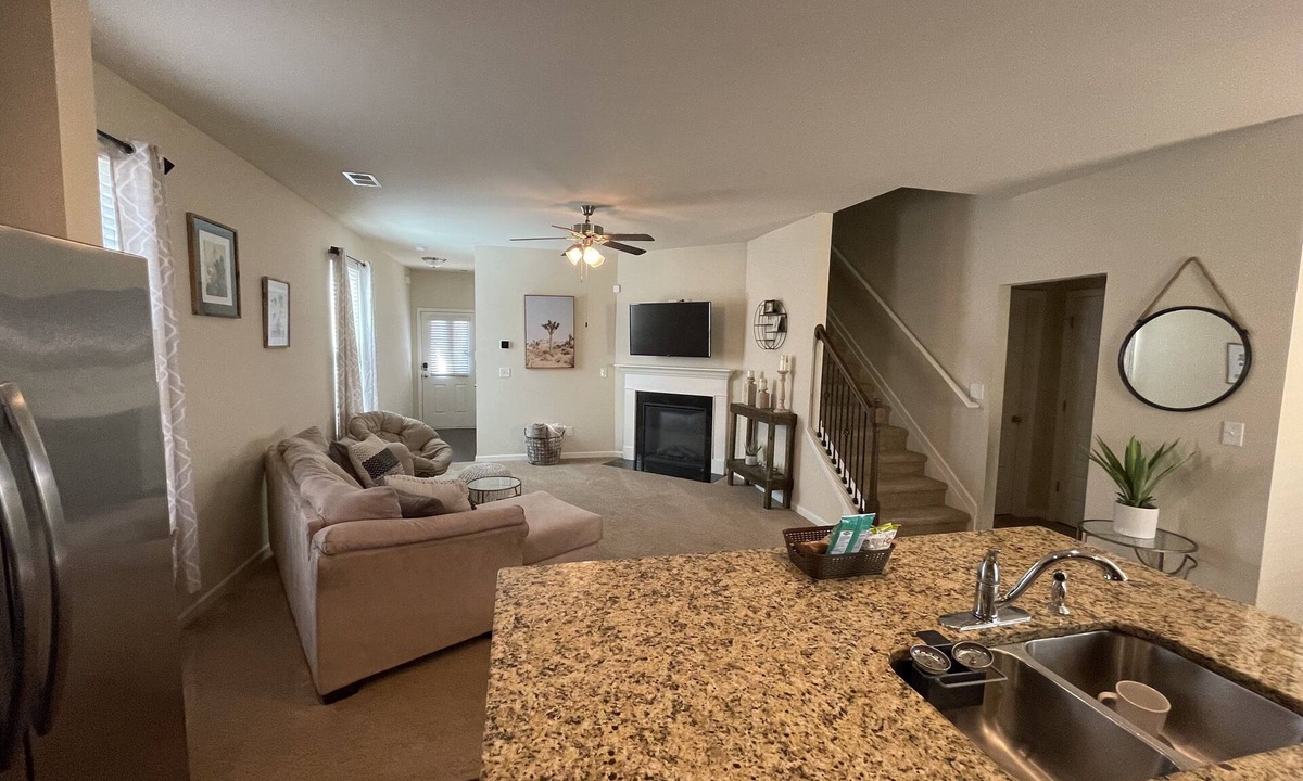 Church Street House | Airport Hideaway!