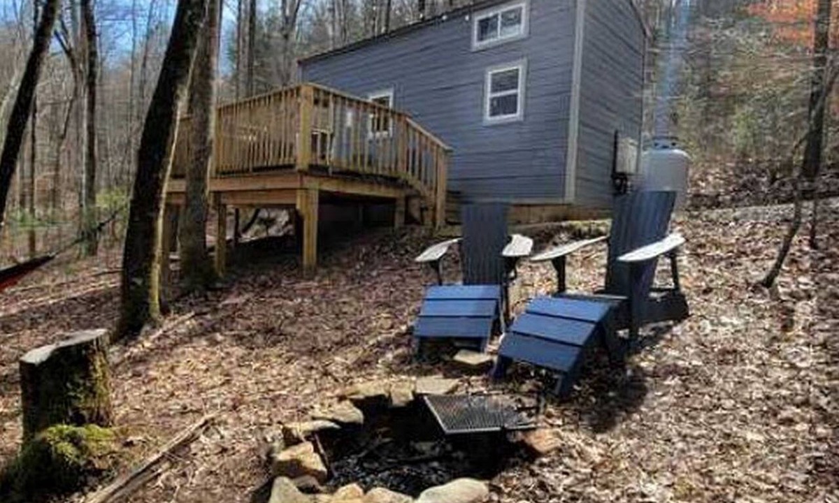 Suches House | Amazing Pet-Friendly Tiny House Rental with Hot Tub in the Chattahoochee National Forest, Georgia
