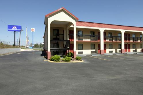 Macon Hotel | Americas Best Value Inn & Suites Macon at Eisenhower Pkwy