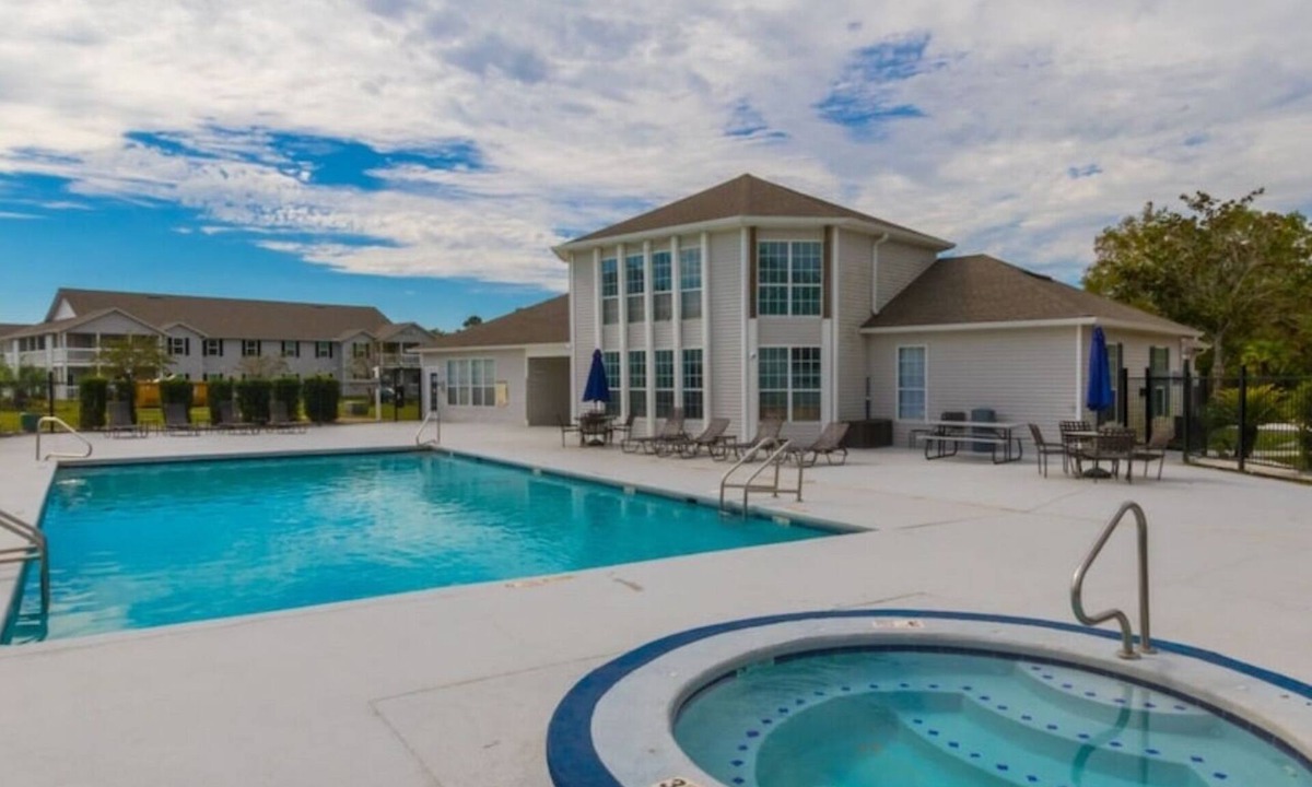 Oak Condo | Anchors Away Gulf Shores Alabama 1 bedroom condo