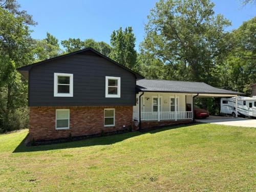 Riverdale Apartment | Atlanta Airport Suites Private Floor Parking WiFi