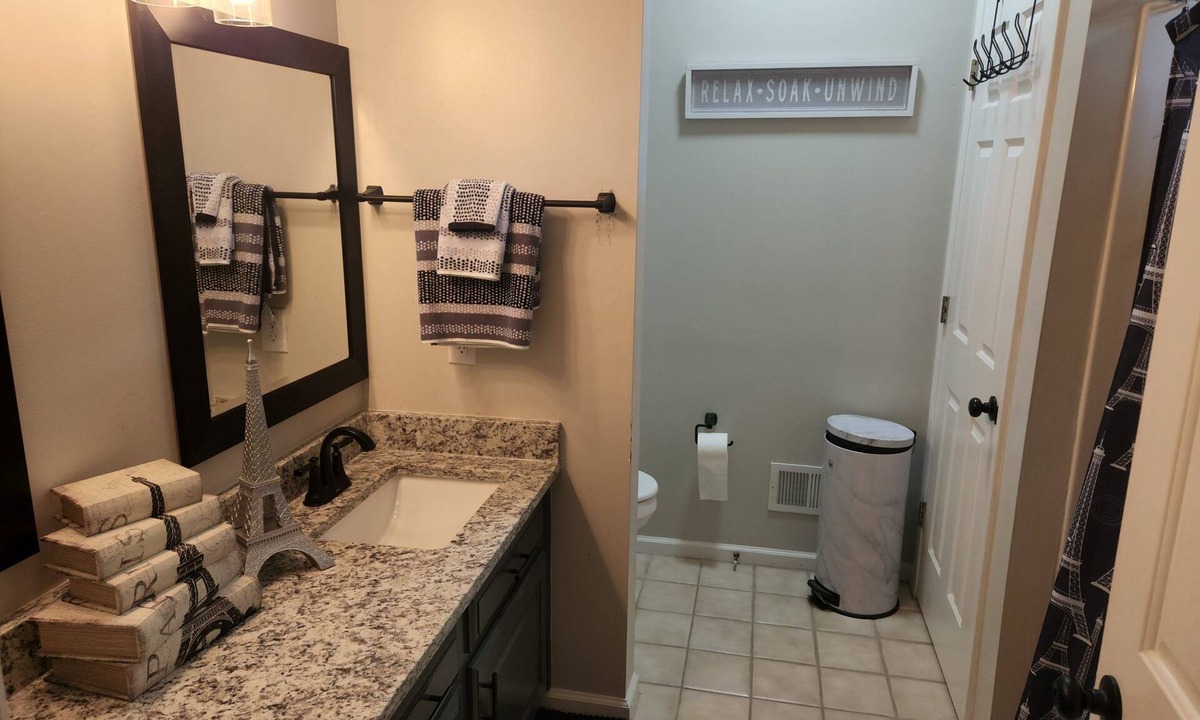 Jonesboro House | Atlanta Cozy Home Away From Home!