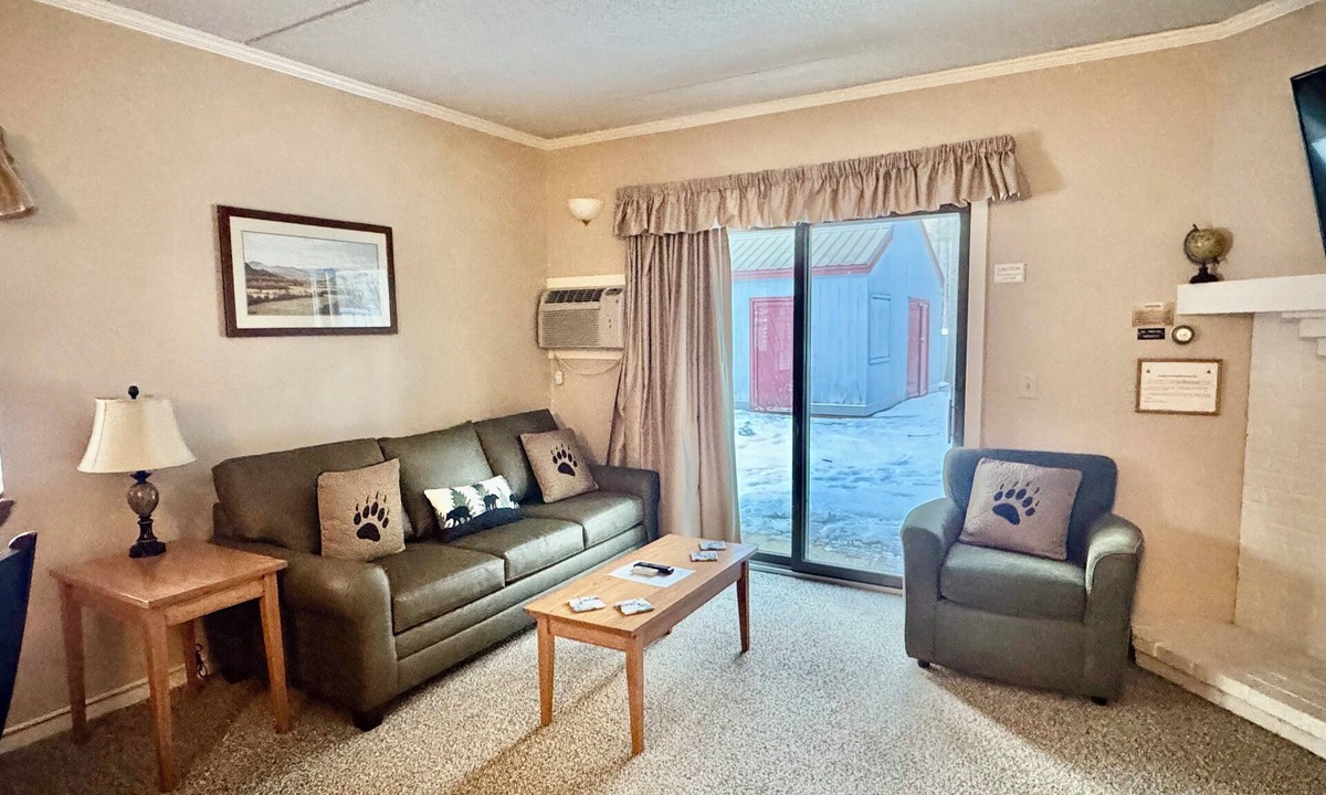 Bartlett Condo | Attitash First Floor Studio Sleeps 4