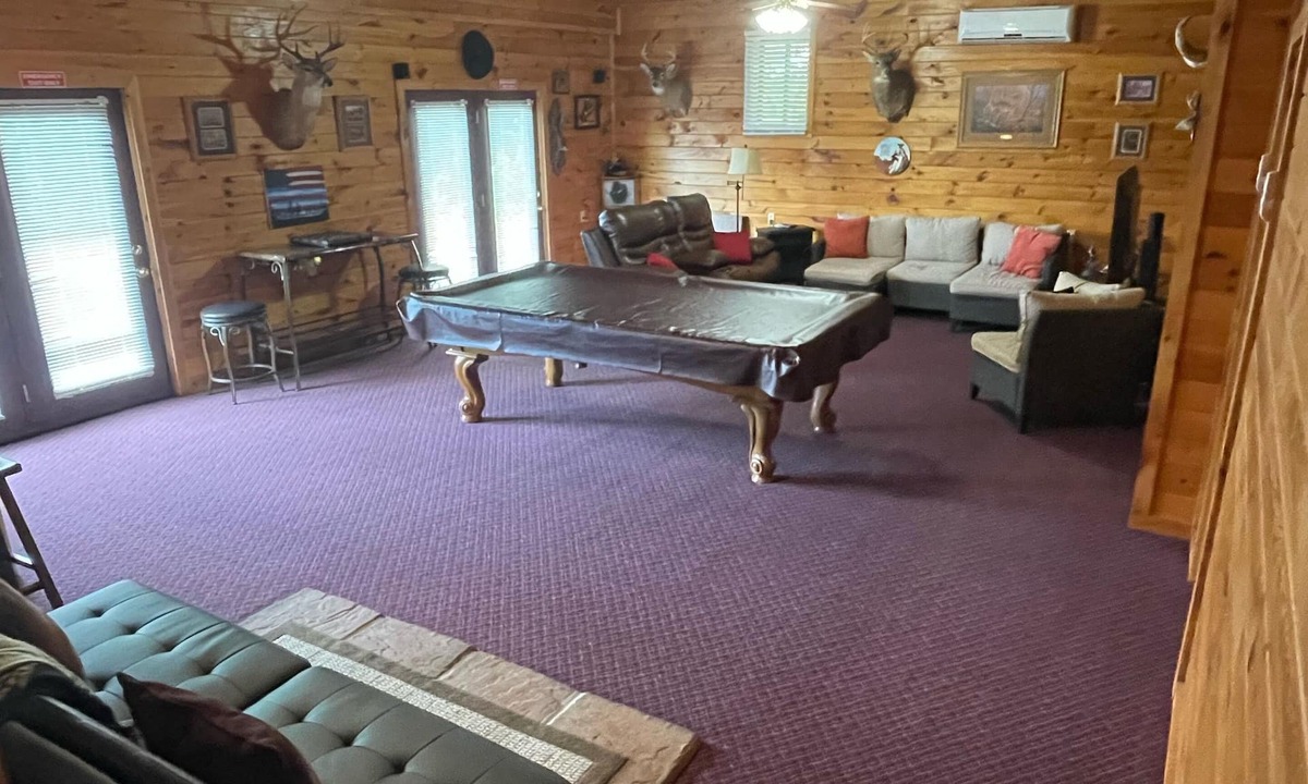 Dandridge House | Autumn BreezeCountry Home-near to all area attractions amusements & adventures!