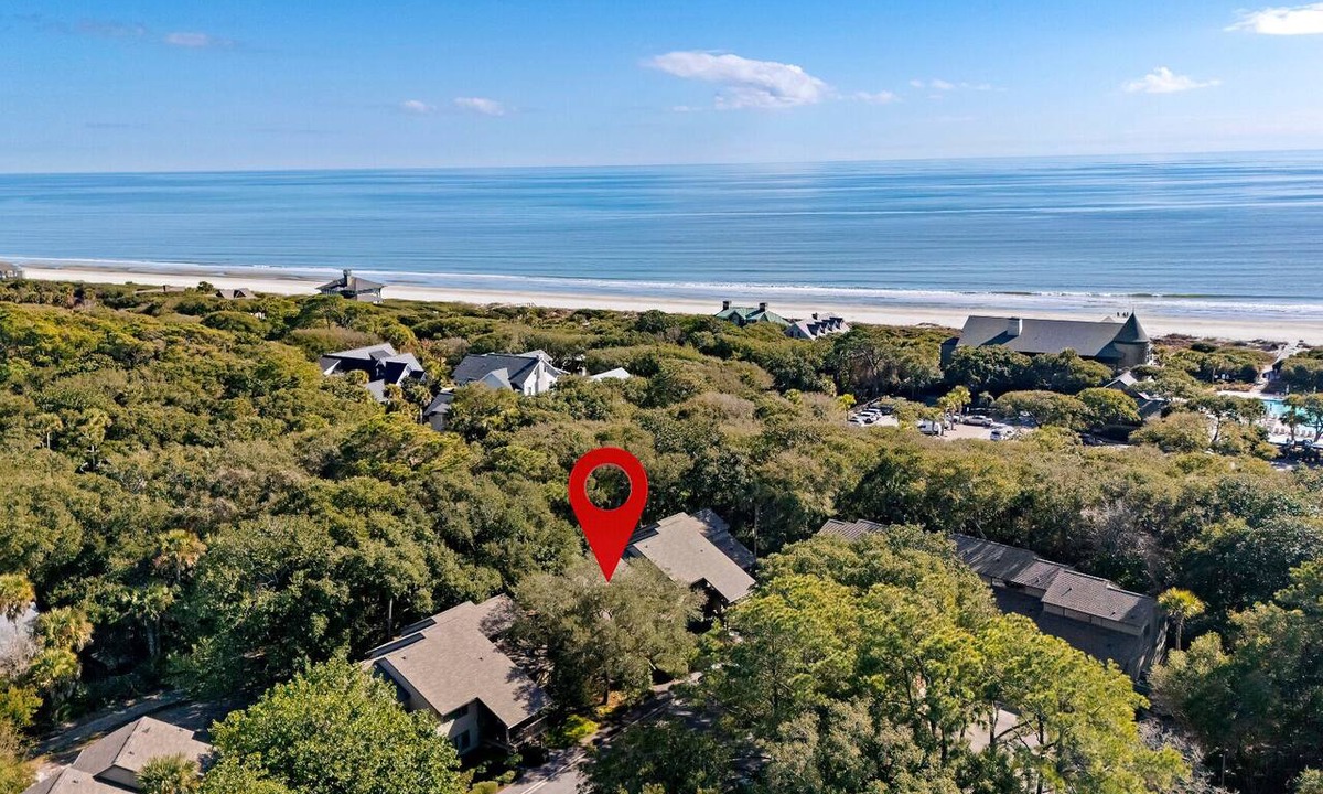 West Beach Village Condo | Awesome Kiawah 3 bedroom Condo- 5 MINUTES to BEACH!