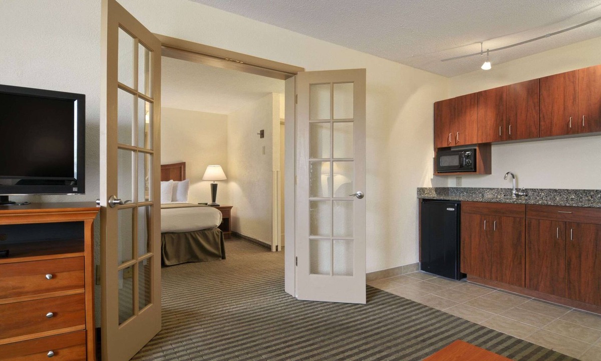 Macon Hotel | Baymont by Wyndham Macon I-75