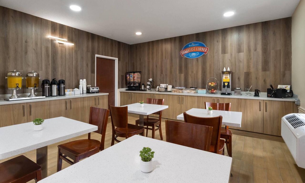 Garden City Hotel | Baymont by Wyndham Savannah/Garden City