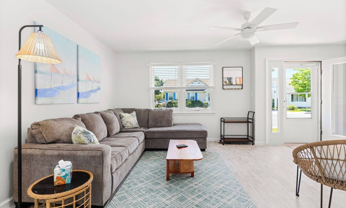 Caine Woods House | Bayside Tiki Summary: