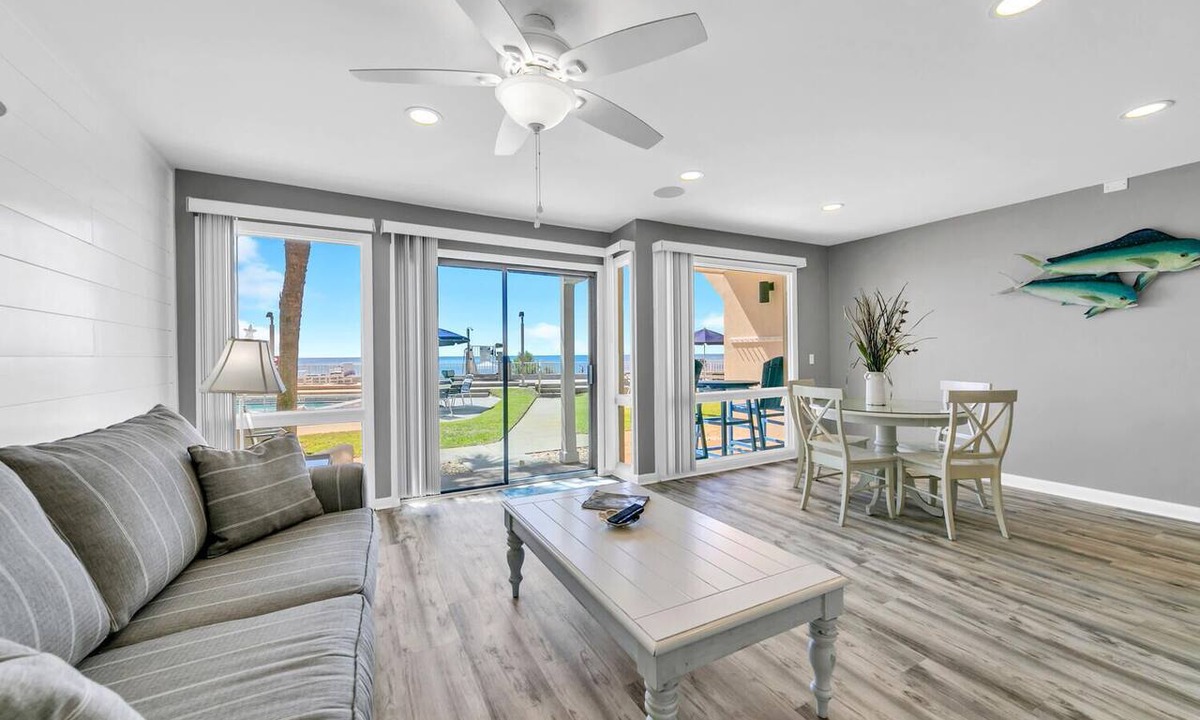 Fort Bay Condo | 🌊Beach Front Views | Ground Floor | Steps to Pool | Latitude 29 #25🌊