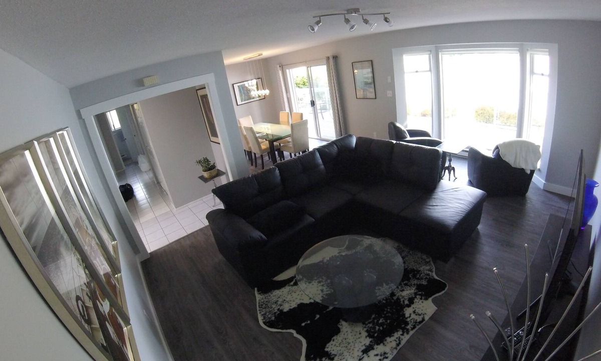 East Porpoise Bay House | Beachfront Home with Incredible Oceanside Views