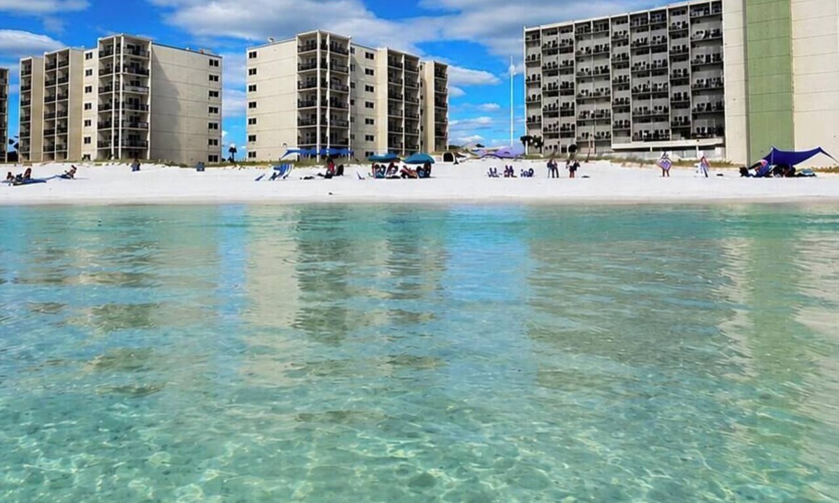Sunnyside Condo | BEACHFRONT PENTHOUSE CONDO Gorgeous GULF FRONT and lake views! Newly updated!