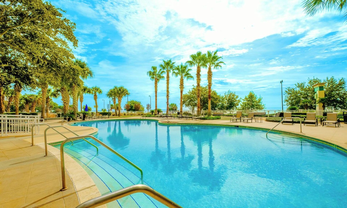 Gulfport Condo | Beautiful 2 Bedroom /2 Bathroom Condo Overlooking the Gulf LT2-1304