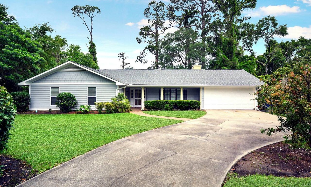 Saint Simons Island House | Beautiful 3 bed/2 bath Executive Style Home in Sea Palms