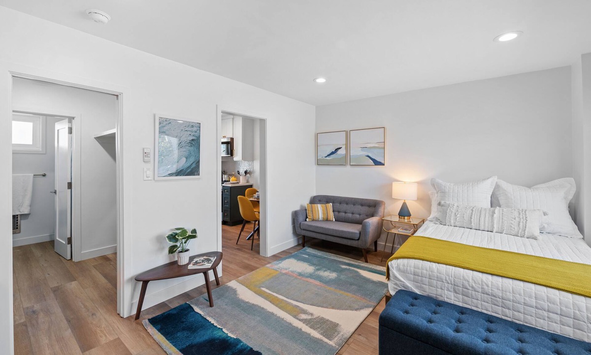 Mar Vista Apartment | Beautiful Studio in Mar Vista near huge park and Trader Joe's!