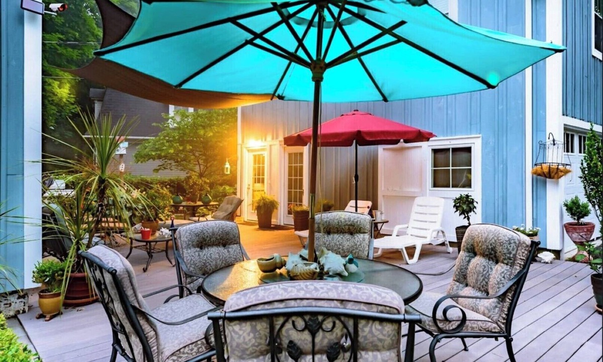 Yachting Village House | Bellevue Ave Newport Mansions Tennis Hall of Fame Ocean Shopping Restaurants