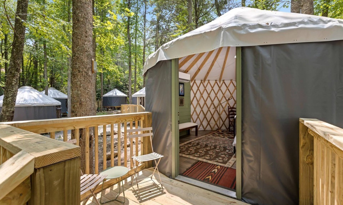 Rocky Grove RV Rental | Best Glamping in Tennessee in this Cute Pet-Friendly Yurt for 2 in Cosby