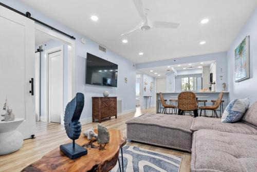 South Island Apartment | Best of Fort Myers Beach 5 STAR CONDO 2B 2B