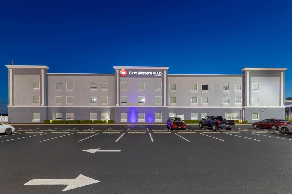 Brunswick Hotel | Best Western Plus Brunswick Inn & Suites