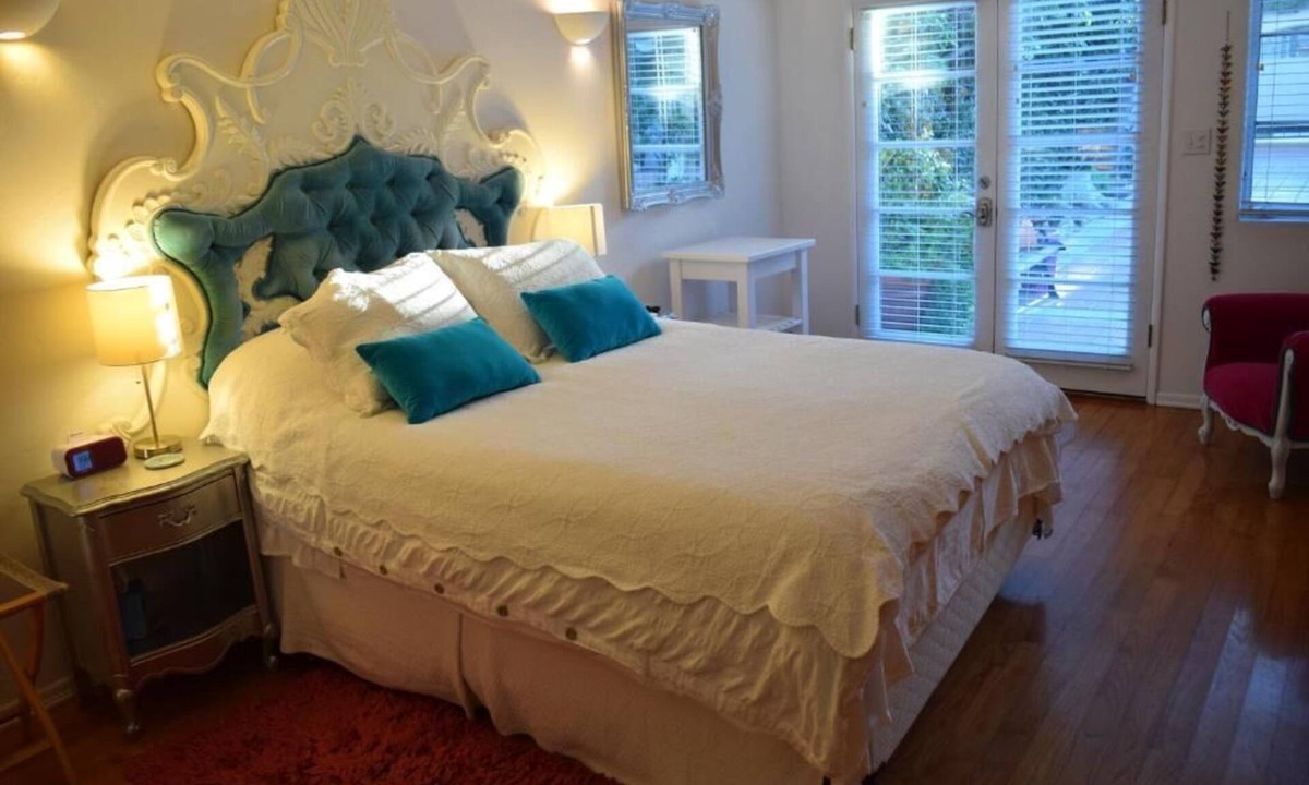 Pico - Robertson House | Beverly Hills Celebrity Home