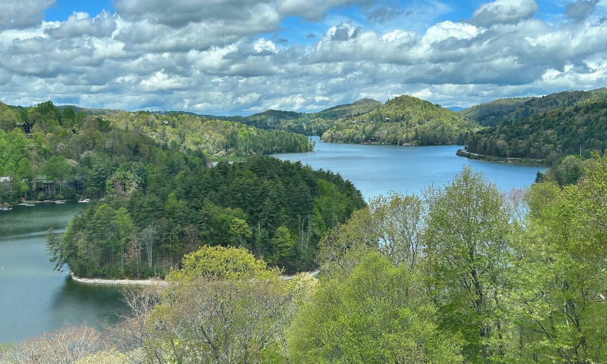 Glenville House | BIG LAKE GLEVILLE & MOUNTAIN VIEWS SPACIOUS HOME CLOSE TO TOWN