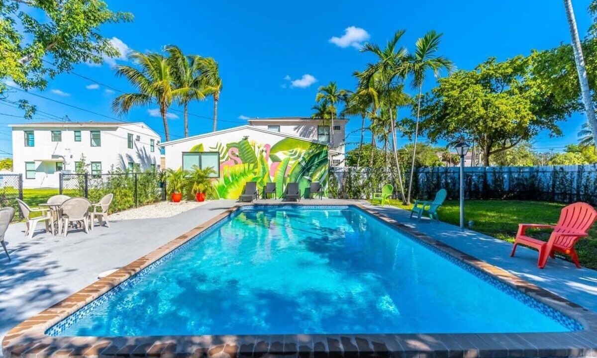 North Miami Condo | Biscayne Park Home, with Pool Access, Near Beach