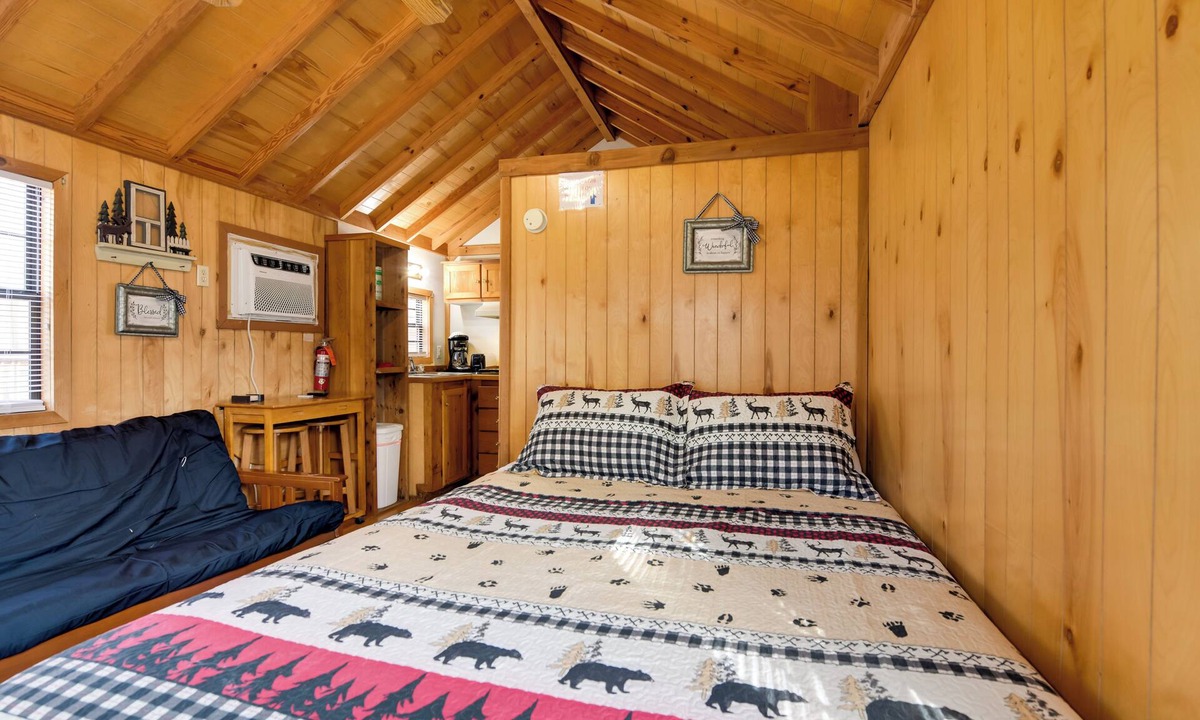 Waynesville Apartment | Blue Ridge Getaway! Studio w/Resort Amenities