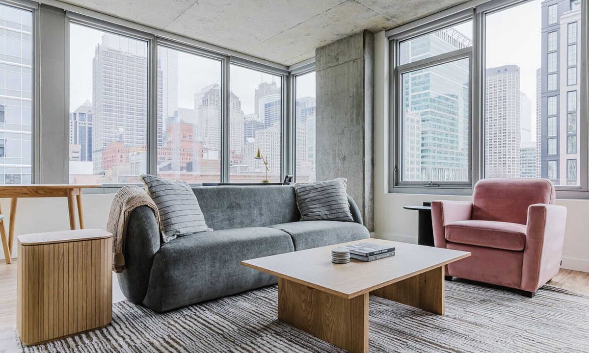 West Loop Gate Apartment | Blueground | West Loop, rooftop pool & gym
