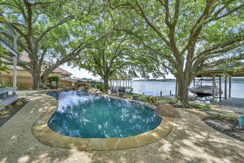Willis House | Bluff View Drive